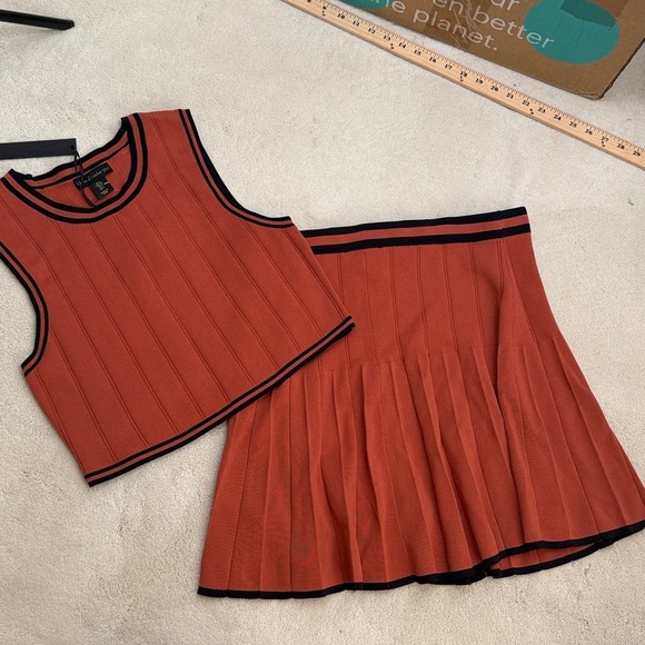 House of Harlow 1960 Dresses & Skirts - House of Harlow Knit Sweater & Pleated Skirt Set Rust w/ Black Trim Size L NWT